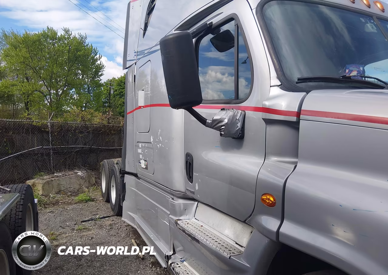 2015 Freightliner Cascadia 125 VIN:3AKJGLD53FSGH8641 - 11
