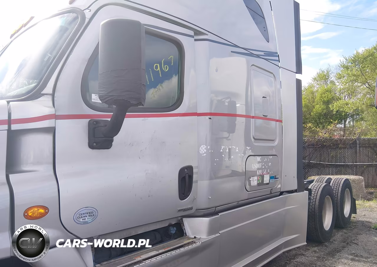 2015 Freightliner Cascadia 125 VIN:3AKJGLD53FSGH8641 - 14