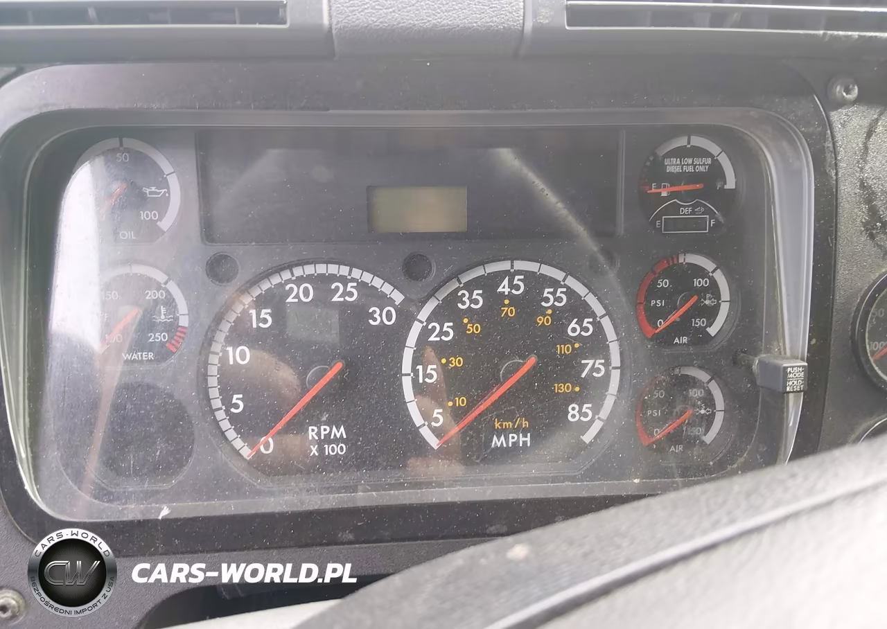 2015 Freightliner Cascadia 125 VIN:3AKJGLD53FSGH8641 - 5