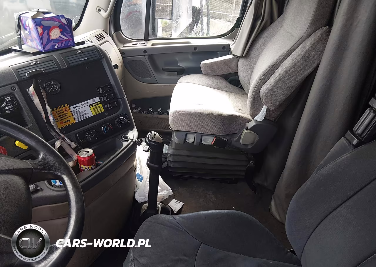 2015 Freightliner Cascadia 125 VIN:3AKJGLD53FSGH8641 - 6