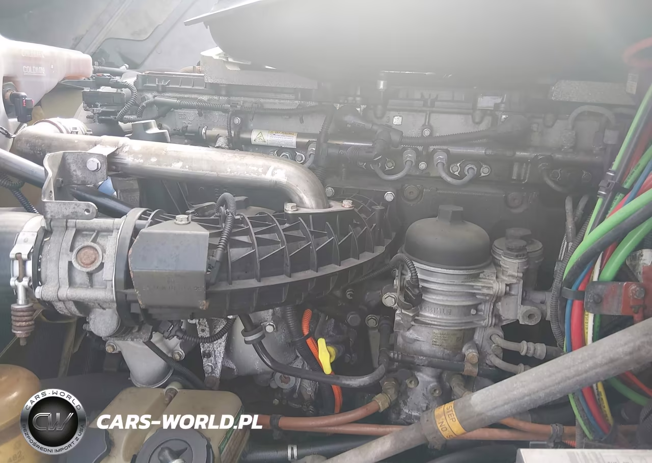 2015 Freightliner Cascadia 125 VIN:3AKJGLD53FSGH8641 - 9