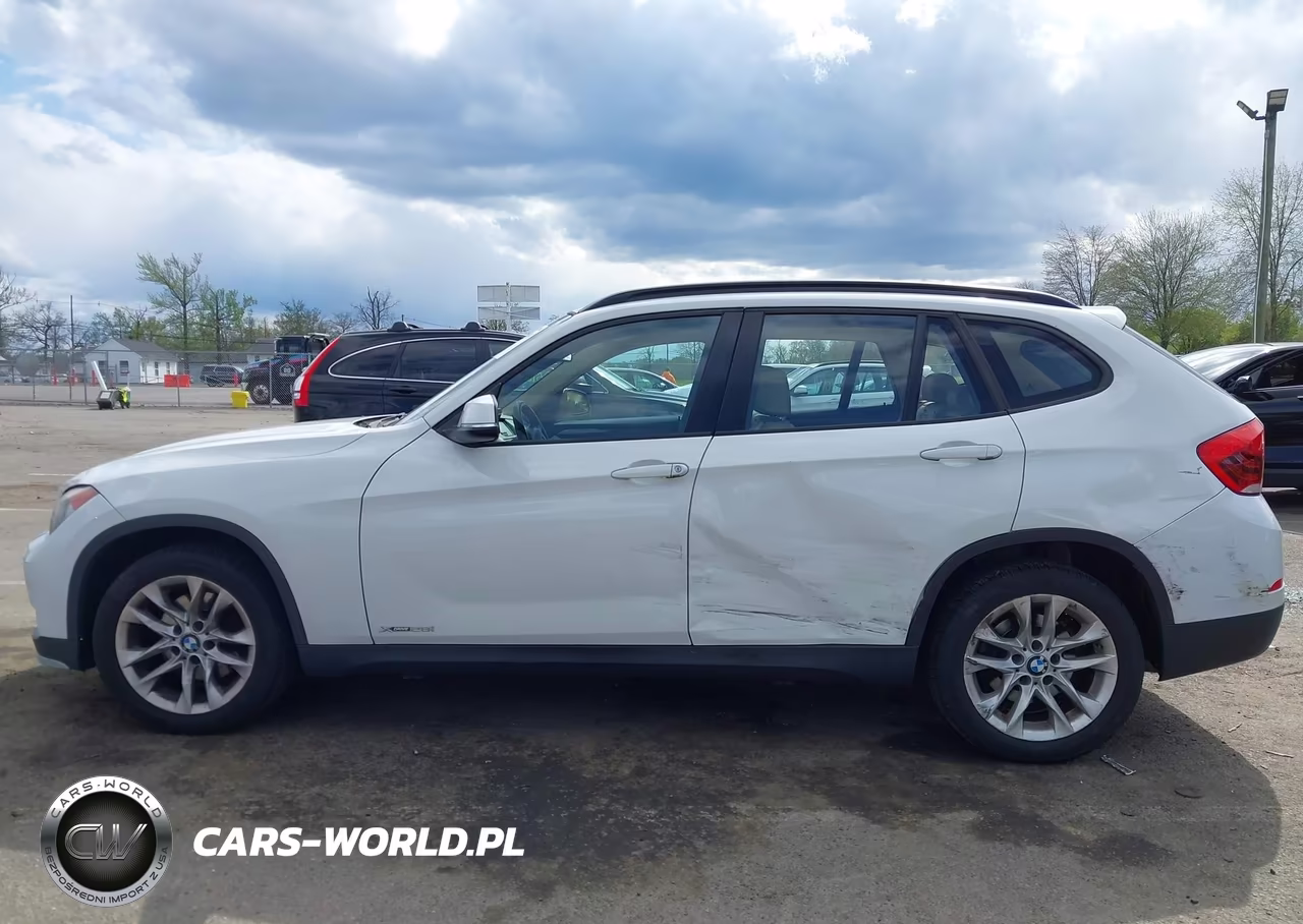 2015 BMW X1 xDrive28I VIN:WBAVL1C57FVY24970 - 14
