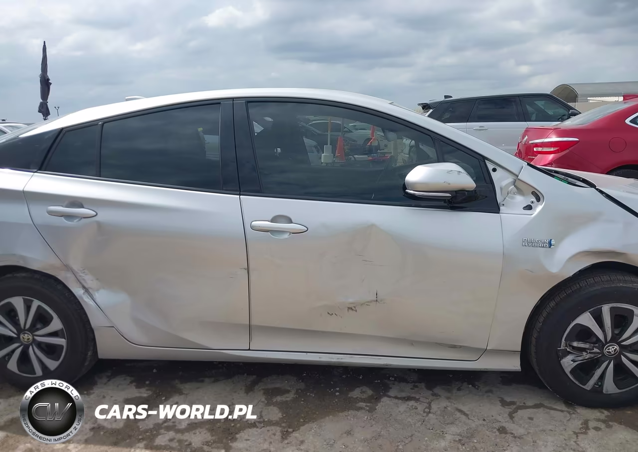 2019 Toyota Prius Prime Advanced VIN:JTDKARFP3K3105020 - 14