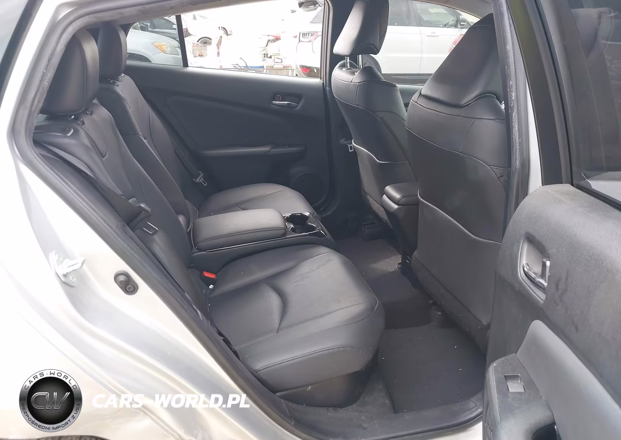 2019 Toyota Prius Prime Advanced VIN:JTDKARFP3K3105020 - 8