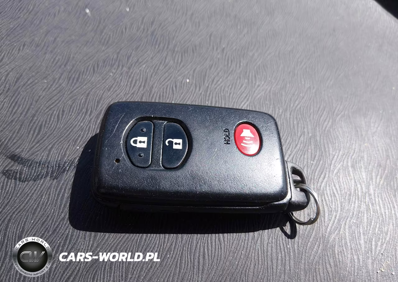 2011 Toyota Prius Two VIN:JTDKN3DU9B0316752 - 11