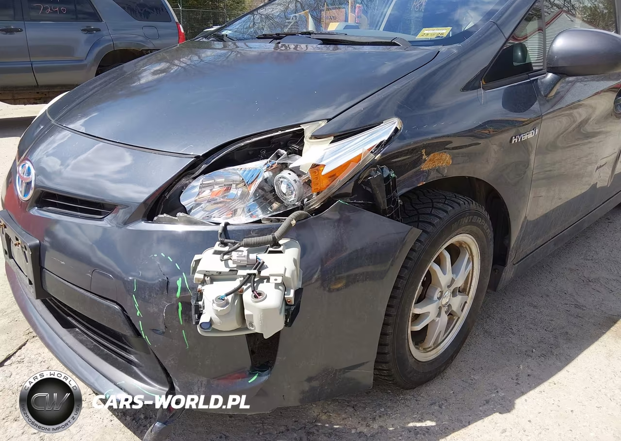 2011 Toyota Prius Two VIN:JTDKN3DU9B0316752 - 6