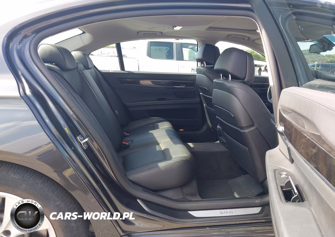 2013 BMW 740Li xDrive VIN:WBAYF4C52DDE23905 - 8