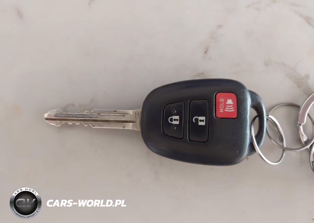 2016 Toyota Prius C Two VIN:JTDKDTB36G1134179 - 11