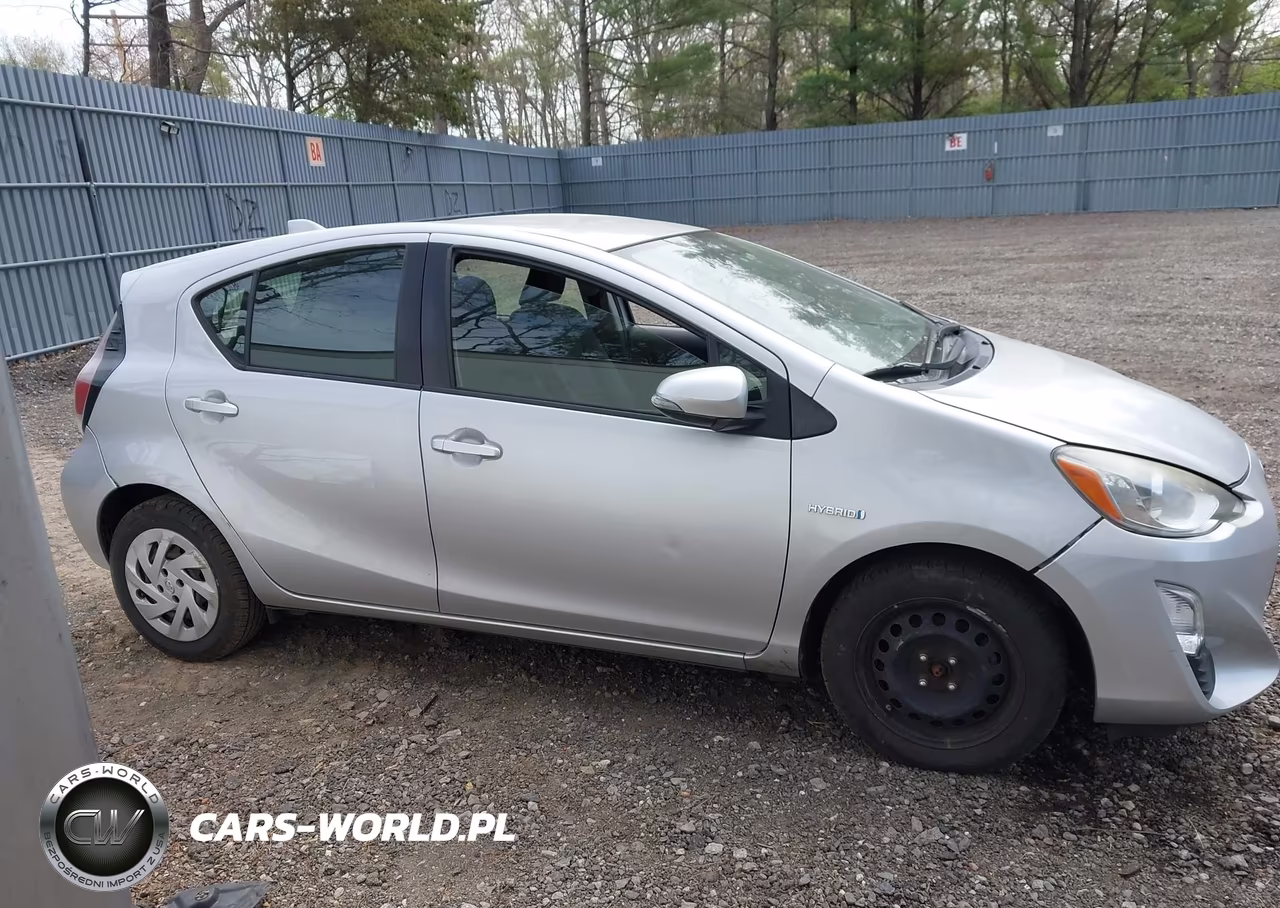 2016 Toyota Prius C Two VIN:JTDKDTB36G1134179 - 13