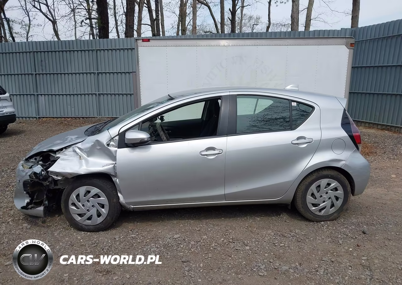 2016 Toyota Prius C Two VIN:JTDKDTB36G1134179 - 14