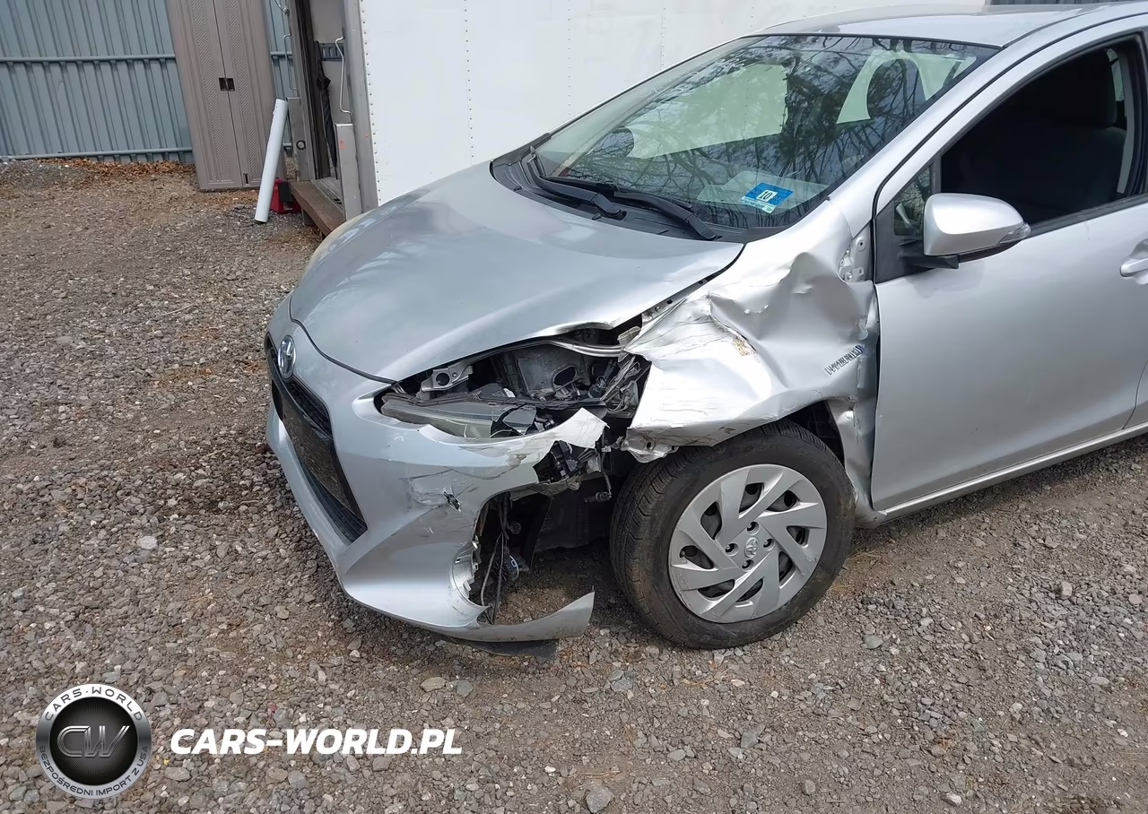 2016 Toyota Prius C Two VIN:JTDKDTB36G1134179 - 6