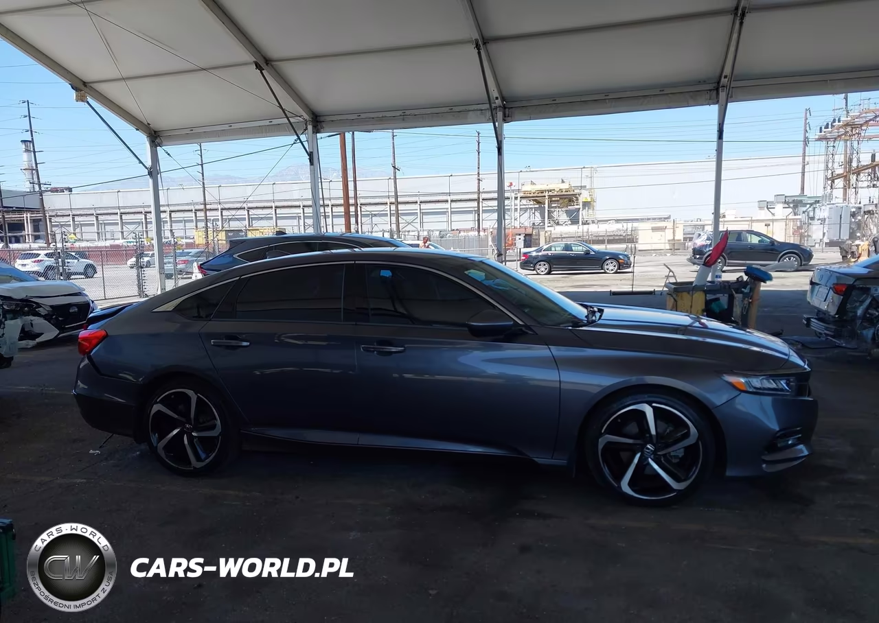 2018 Honda Accord Sport VIN:1HGCV1F30JA135174 - 13