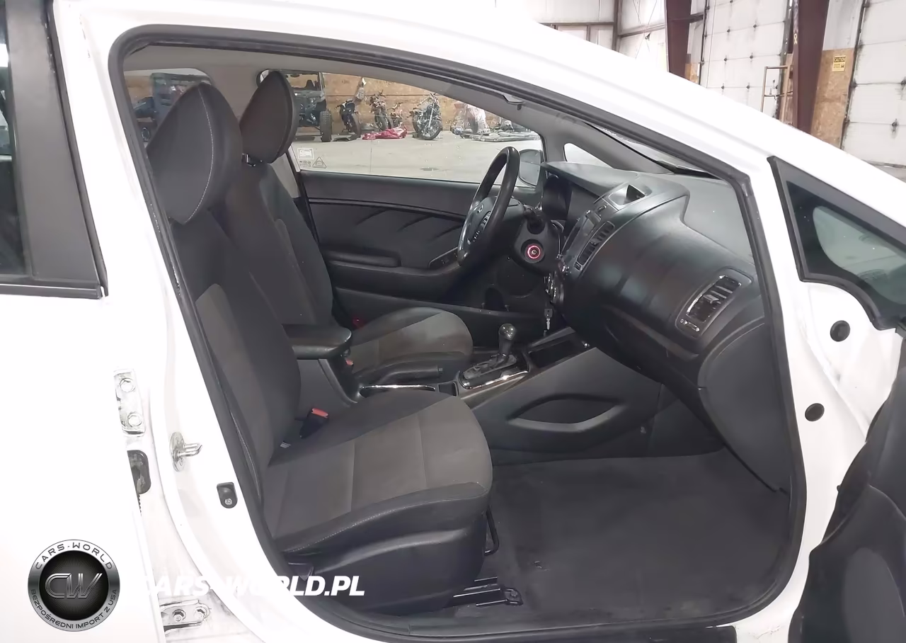 2018 Kia Forte Lx VIN:3KPFL4A71JE167044 - 5
