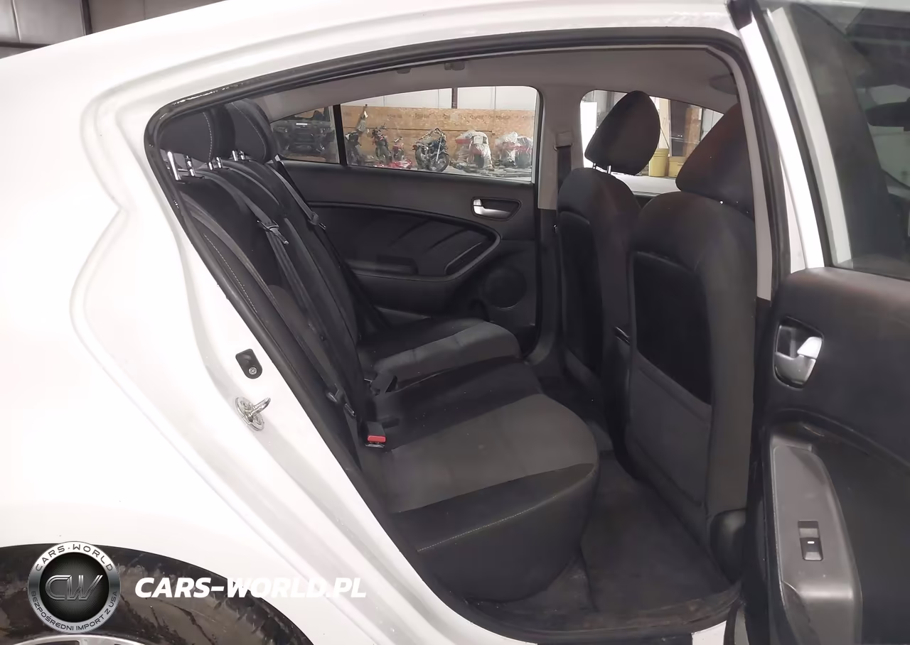 2018 Kia Forte Lx VIN:3KPFL4A71JE167044 - 8