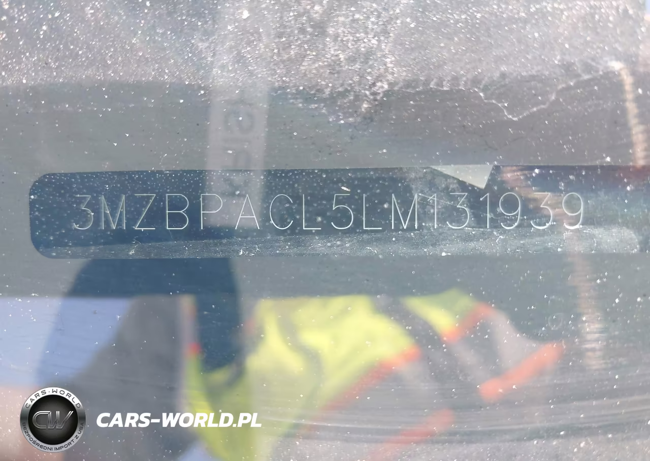 2020 Mazda Mazda3 Select Package VIN:3MZBPACL5LM131939 - 17