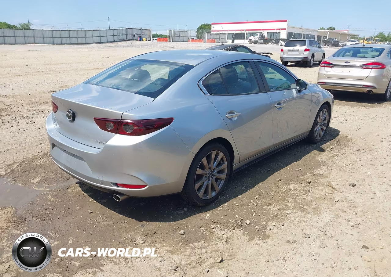 2020 Mazda Mazda3 Select Package VIN:3MZBPACL5LM131939 - 4