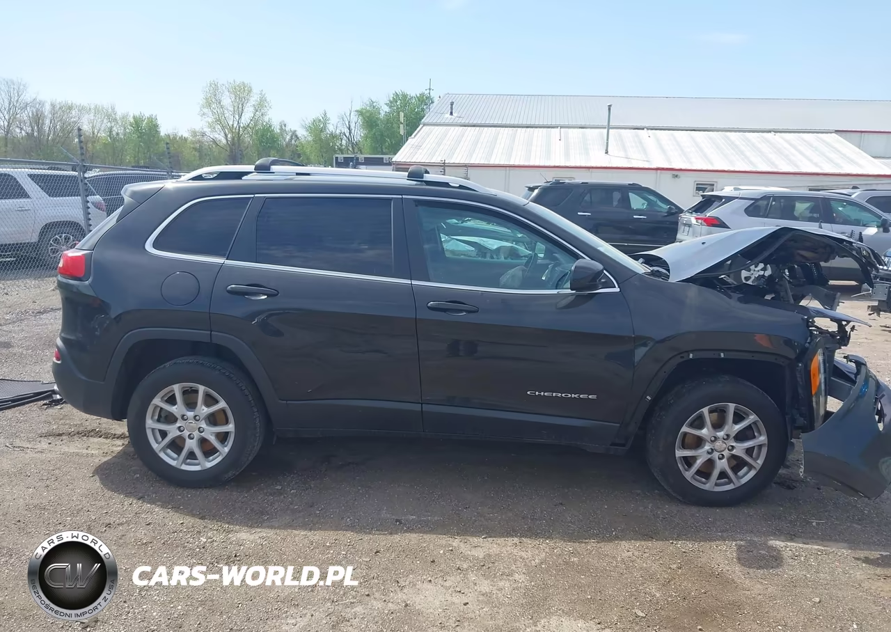 2016 Jeep Cherokee Latitude VIN:1C4PJMCB7GW182626 - 14