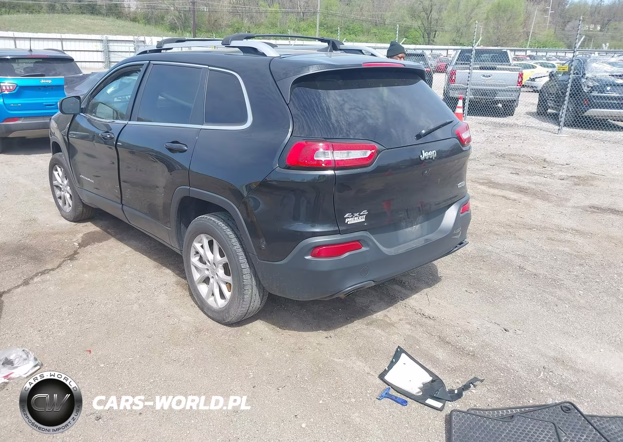 2016 Jeep Cherokee Latitude VIN:1C4PJMCB7GW182626 - 3