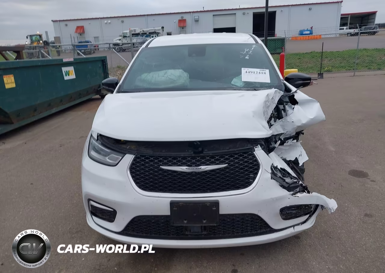 2024 Chrysler Pacifica Touring VIN:2C4RC1FG6RR198207 - 12