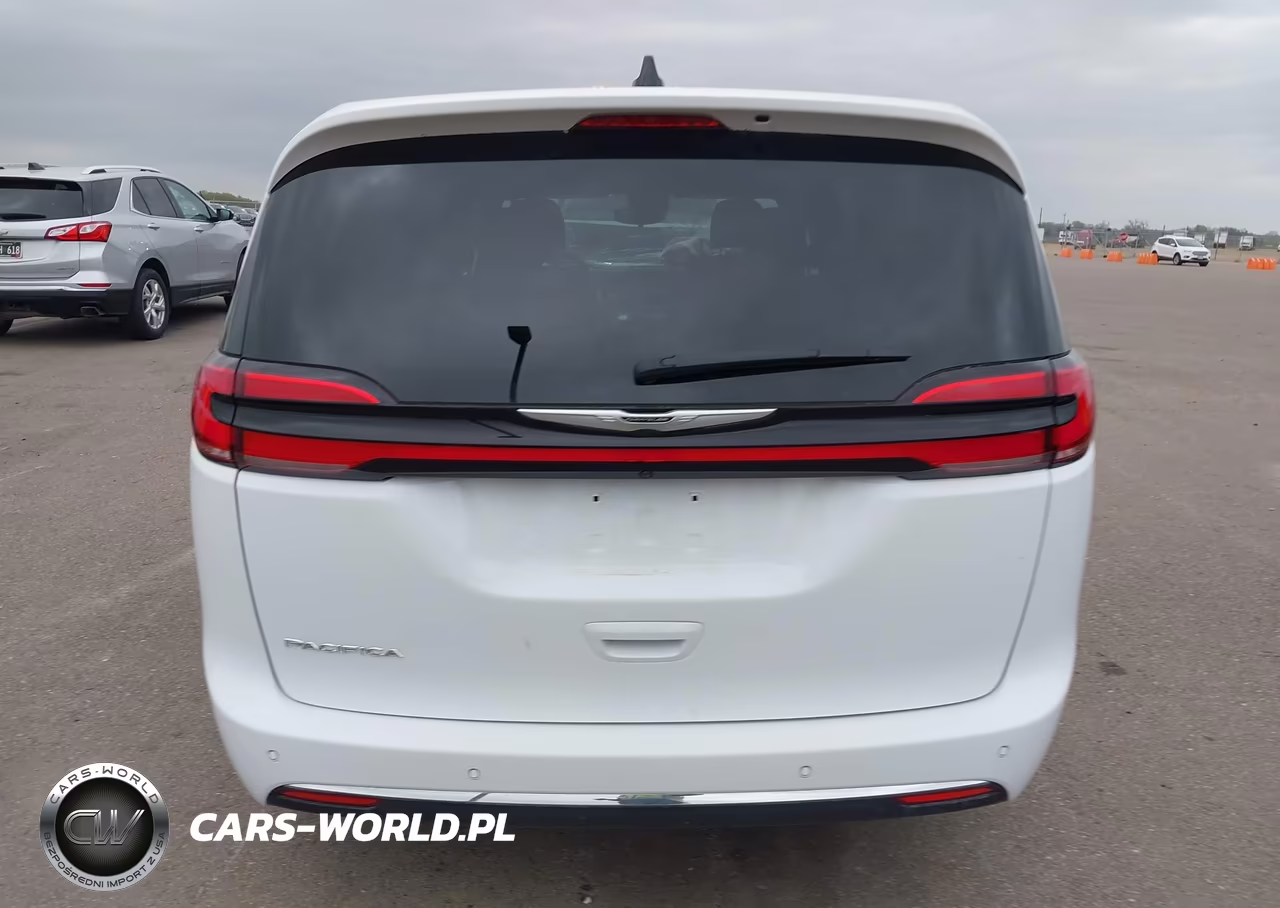 2024 Chrysler Pacifica Touring VIN:2C4RC1FG6RR198207 - 16