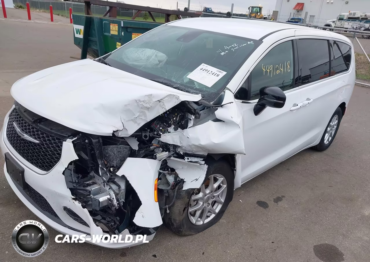 2024 Chrysler Pacifica Touring VIN:2C4RC1FG6RR198207 - 2