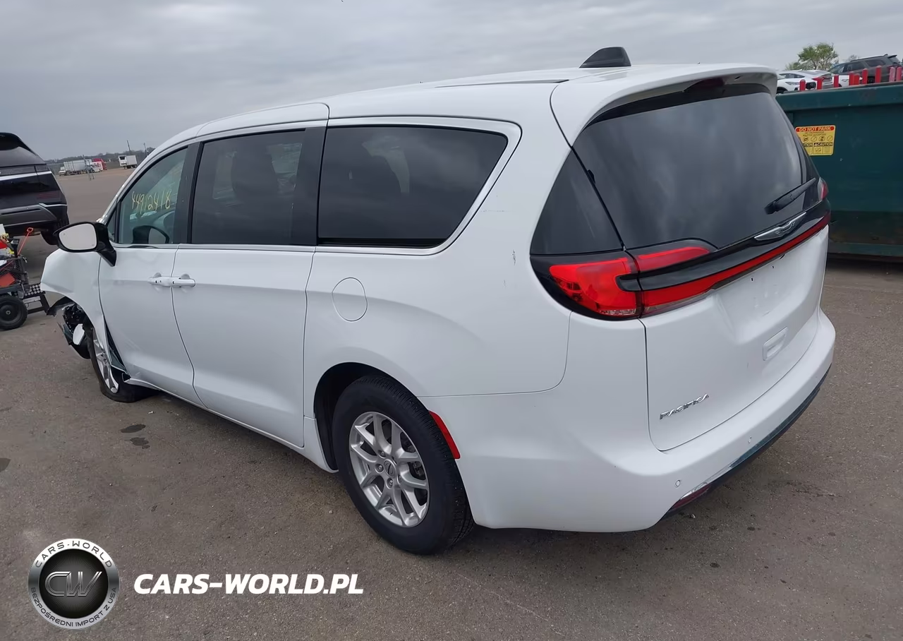 2024 Chrysler Pacifica Touring VIN:2C4RC1FG6RR198207 - 3