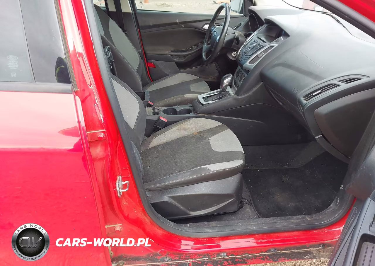 2014 Ford Focus Se VIN:1FADP3K28EL383677 - 5