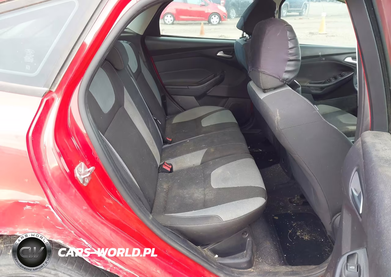 2014 Ford Focus Se VIN:1FADP3K28EL383677 - 8