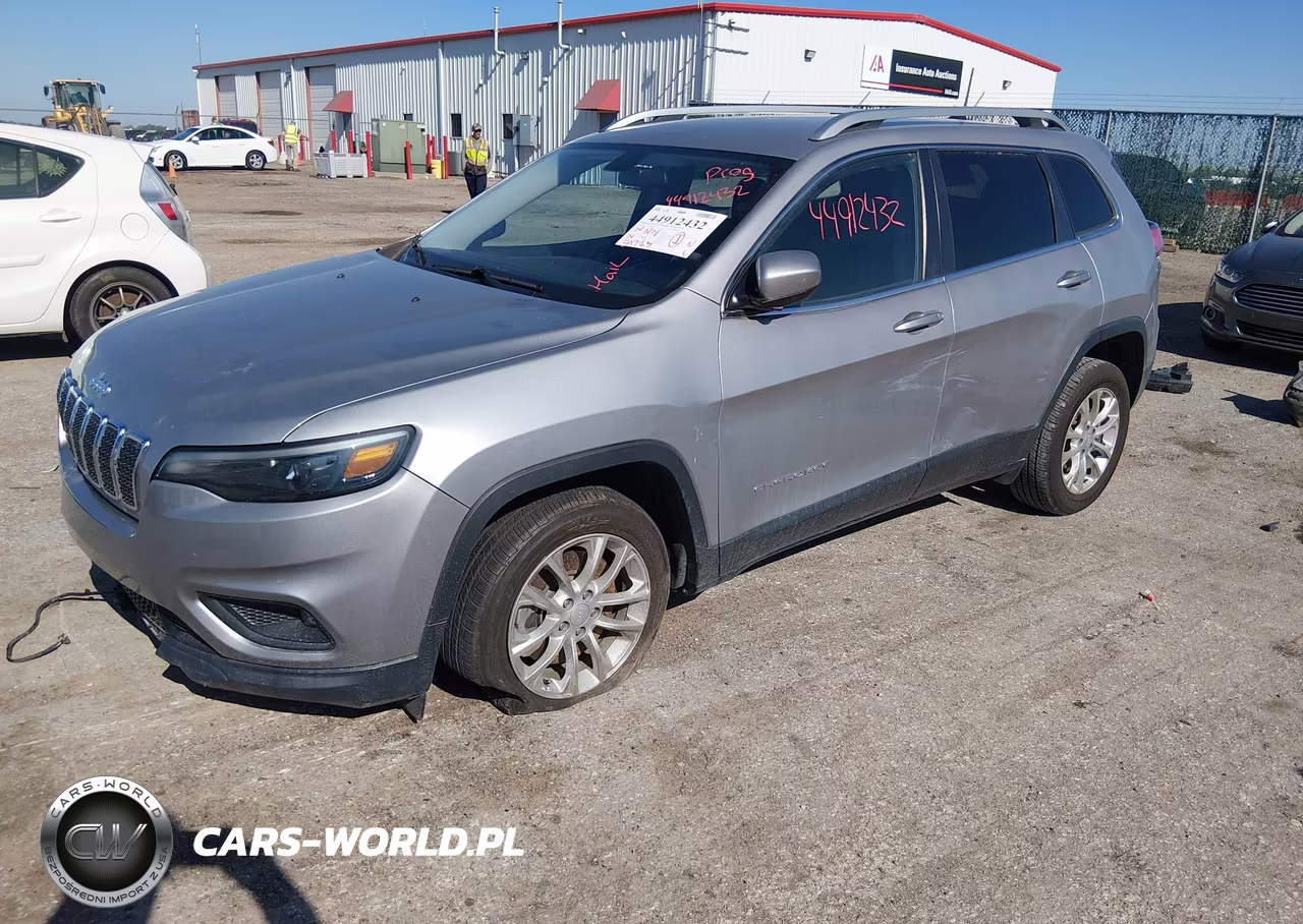 2019 Jeep Cherokee Latitude Fwd VIN:1C4PJLCB0KD263644 - 2