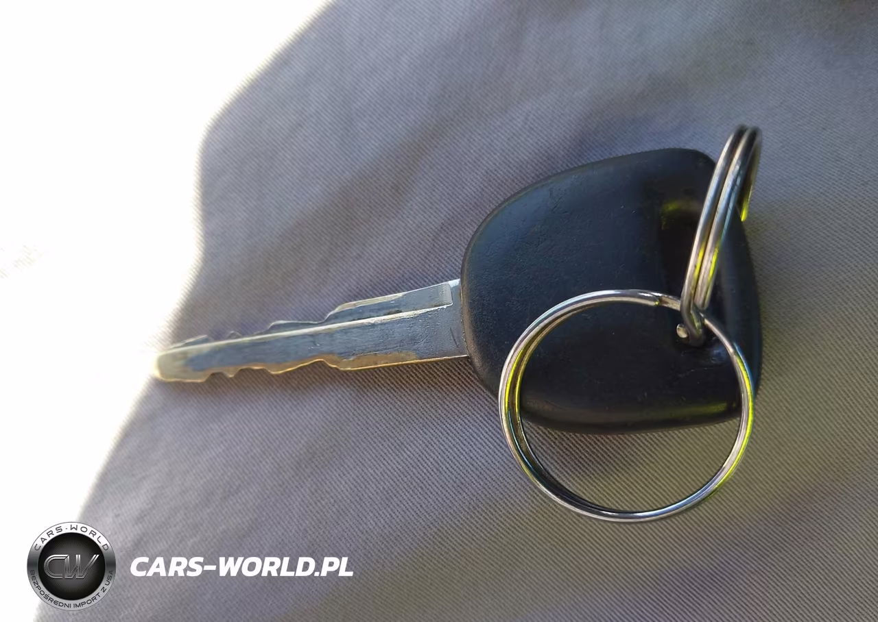 2005 Mazda Mazda6 I Sport VIN:1YVHP84C555M57375 - 11