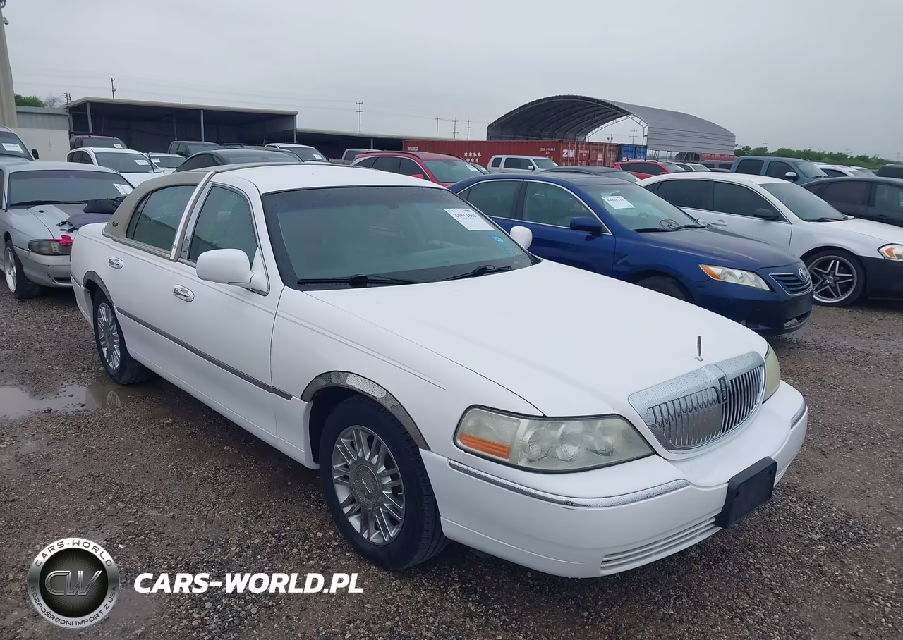 2010 Lincoln Town Car Signature Limited
