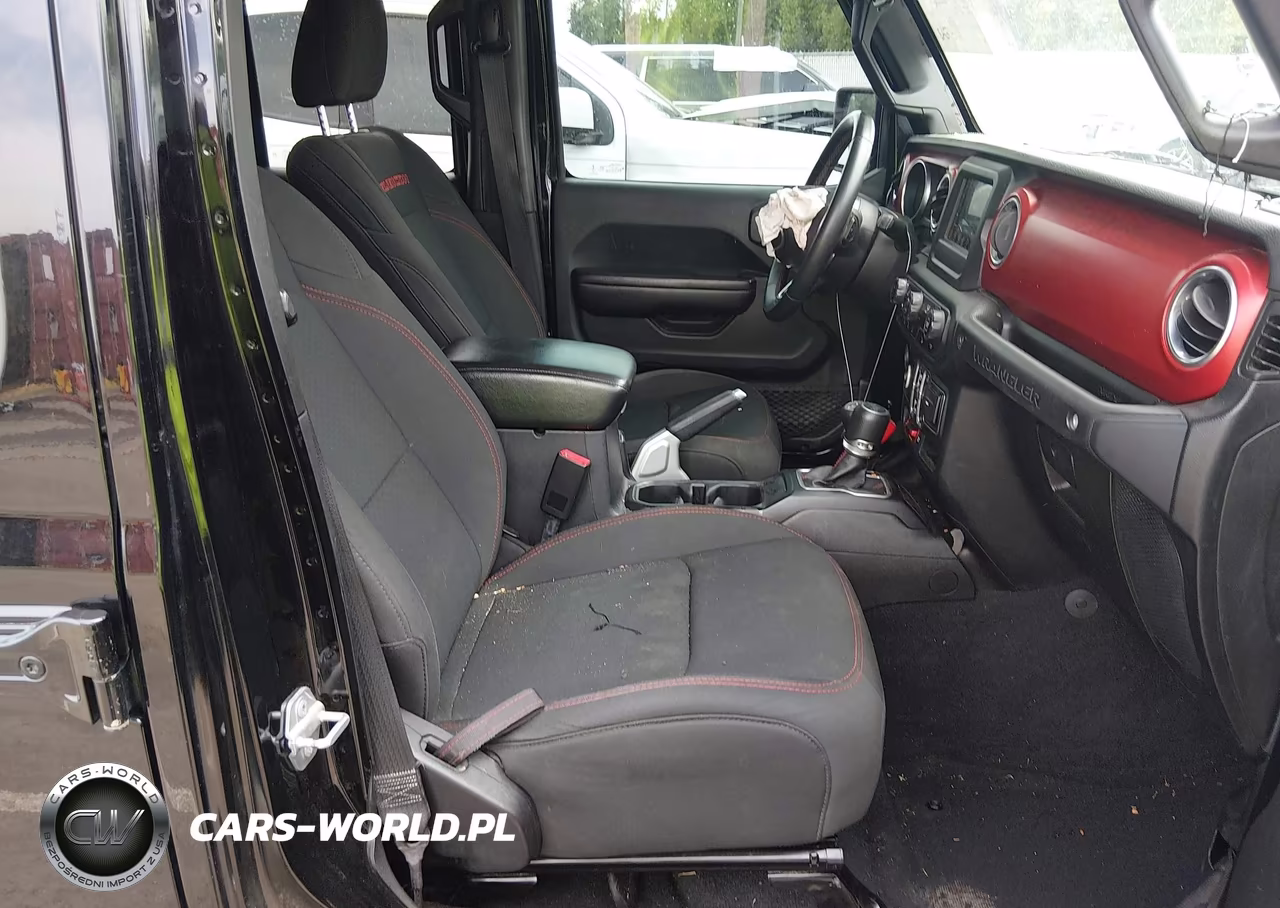 2018 Jeep Wrangler Unlimited Rubicon 4X4 VIN:1C4HJXFN1JW141878 - 5