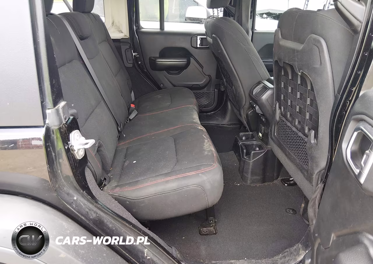 2018 Jeep Wrangler Unlimited Rubicon 4X4 VIN:1C4HJXFN1JW141878 - 8