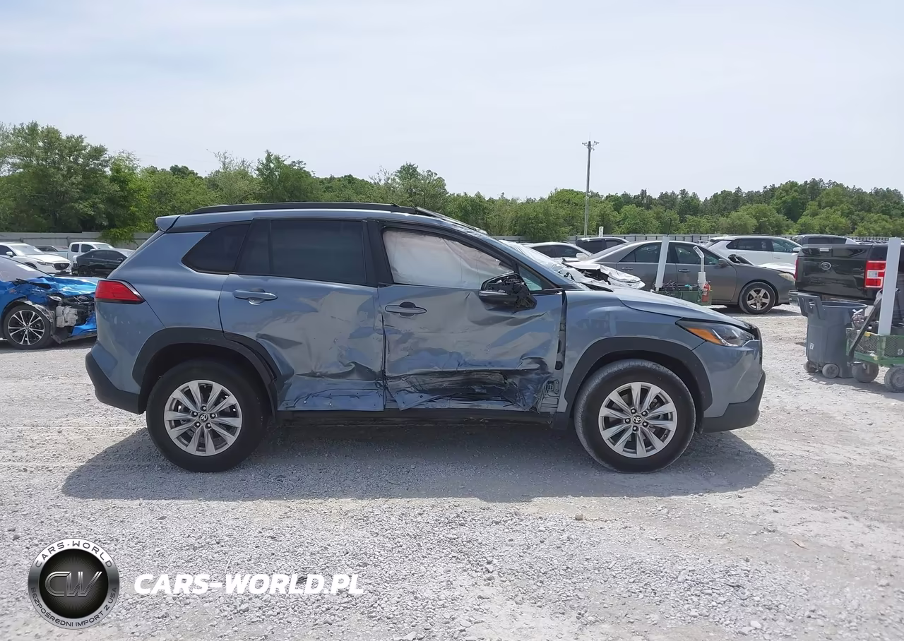 2022 Toyota Corolla Cross Le VIN:7MUCAAAG9NV019748 - 13