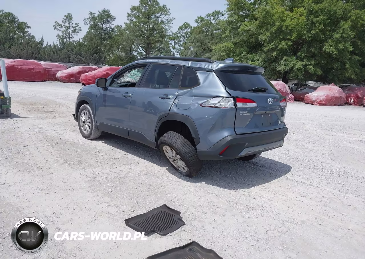 2022 Toyota Corolla Cross Le VIN:7MUCAAAG9NV019748 - 3