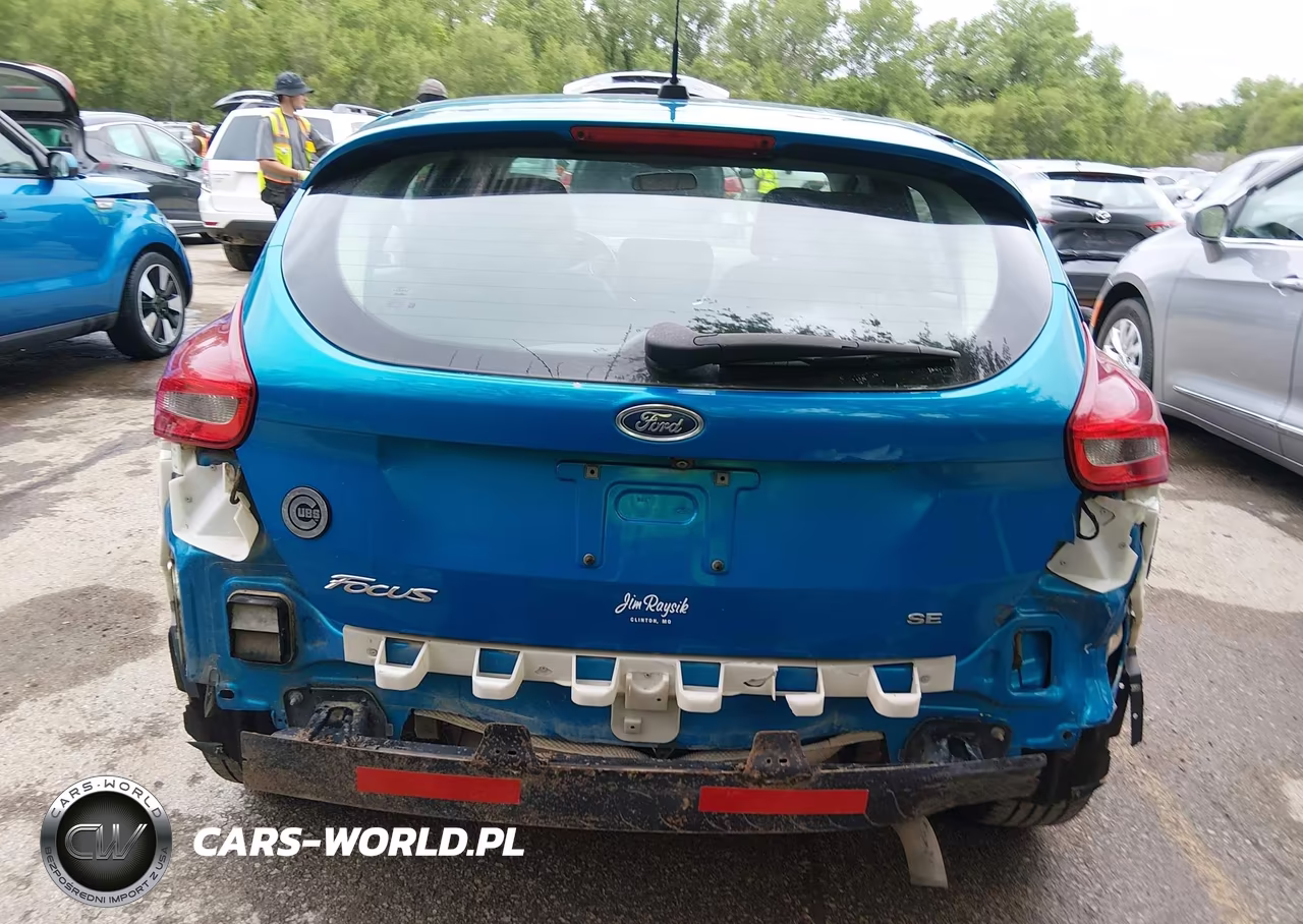 2015 Ford Focus Se VIN:1FADP3K2XFL330271 - 17
