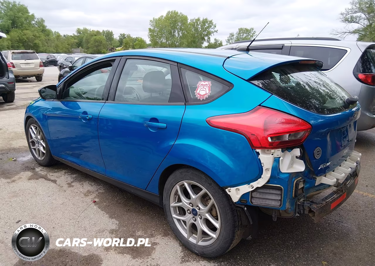 2015 Ford Focus Se VIN:1FADP3K2XFL330271 - 3