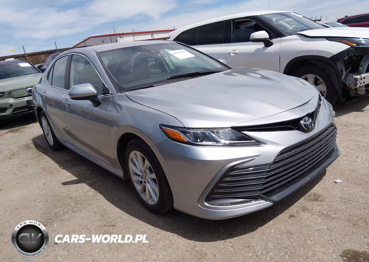 2024 Toyota Camry Le – zdjęcie 1 z 16
