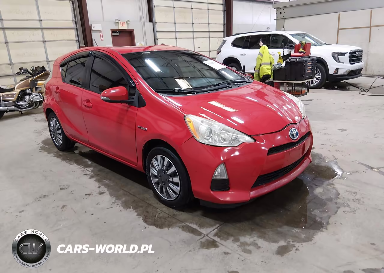 2014 Toyota Prius C Two