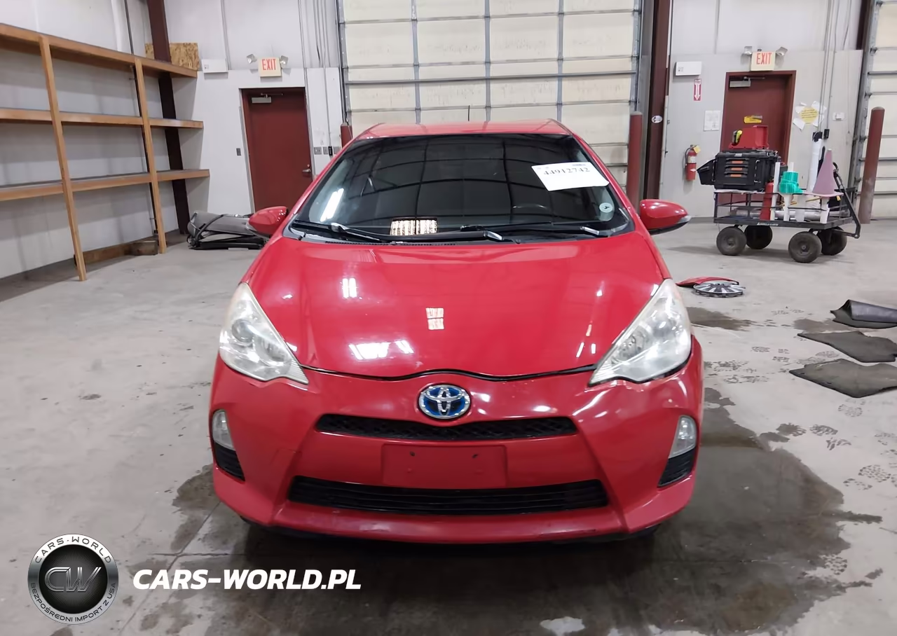 2014 Toyota Prius C Two VIN:JTDKDTB30E1077278 - 13