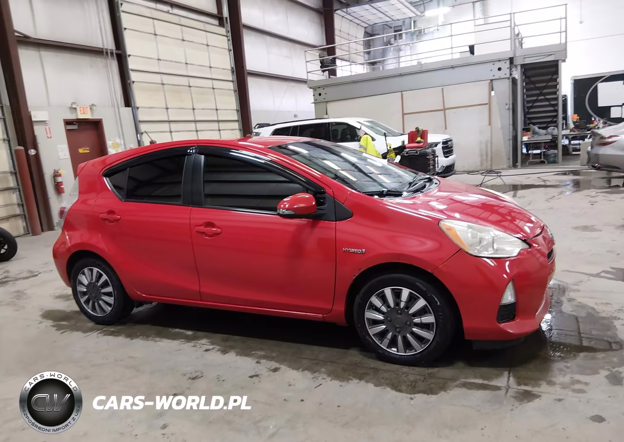 2014 Toyota Prius C Two VIN:JTDKDTB30E1077278 - 14