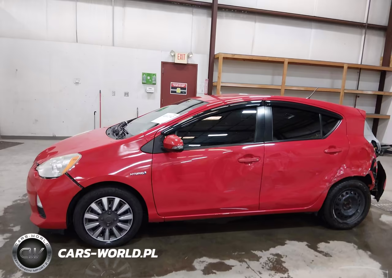 2014 Toyota Prius C Two VIN:JTDKDTB30E1077278 - 6