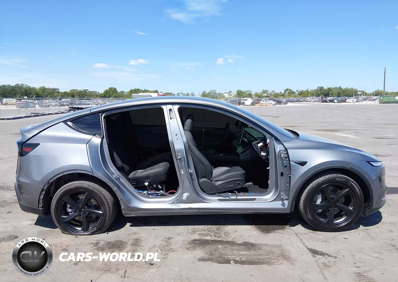 2026 Tesla Model Y All-Wheel Drive-Long Range Launch Series-Premium All-Wheel Drive VIN:7SAYGDEE0TA590684 - 14