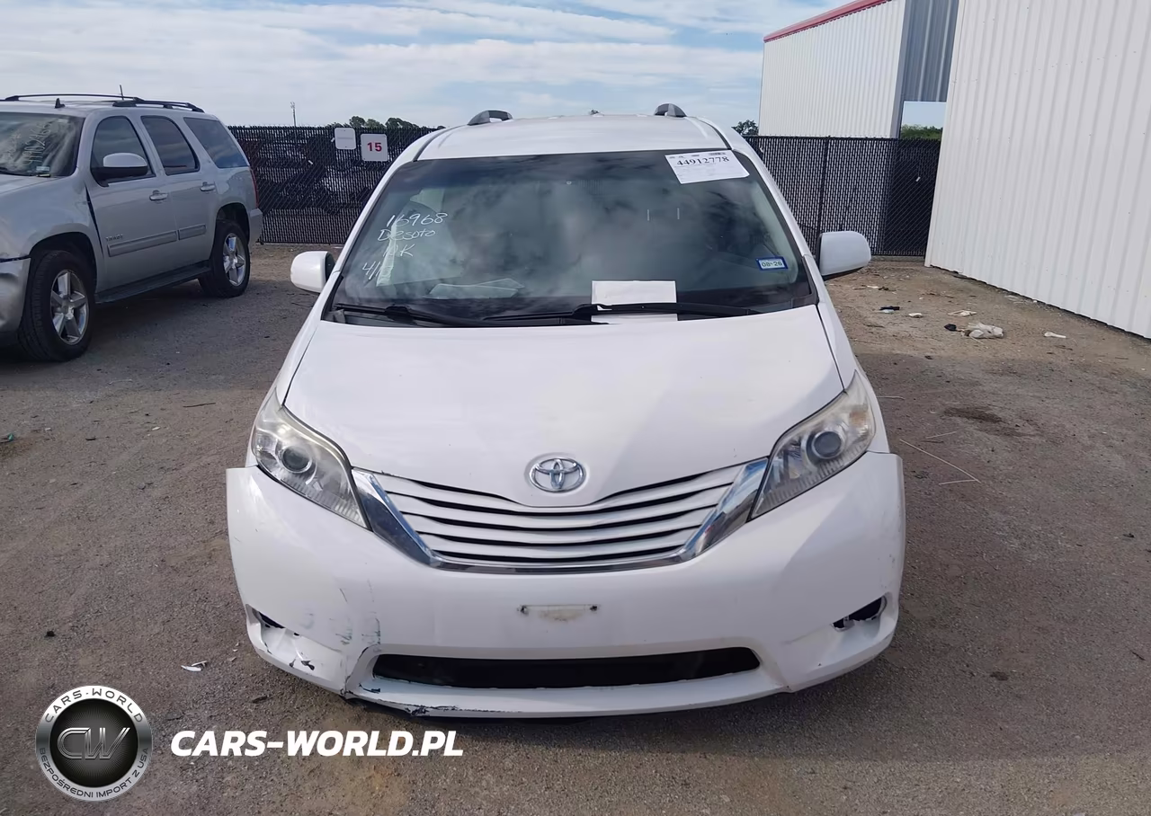 2015 Toyota Sienna Le 8 Passenger VIN:5TDKK3DC8FS577924 - 11