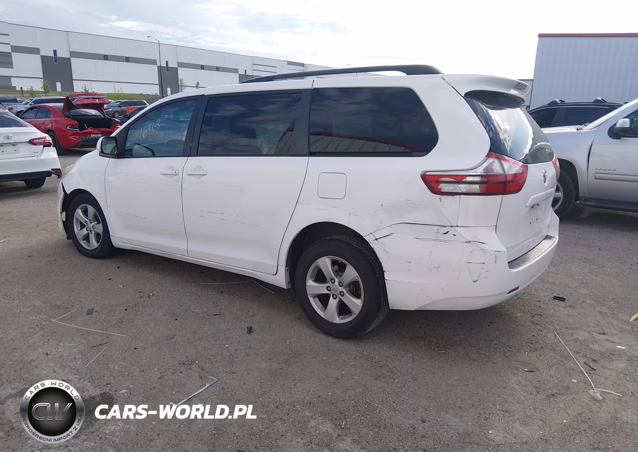 2015 Toyota Sienna Le 8 Passenger VIN:5TDKK3DC8FS577924 - 3