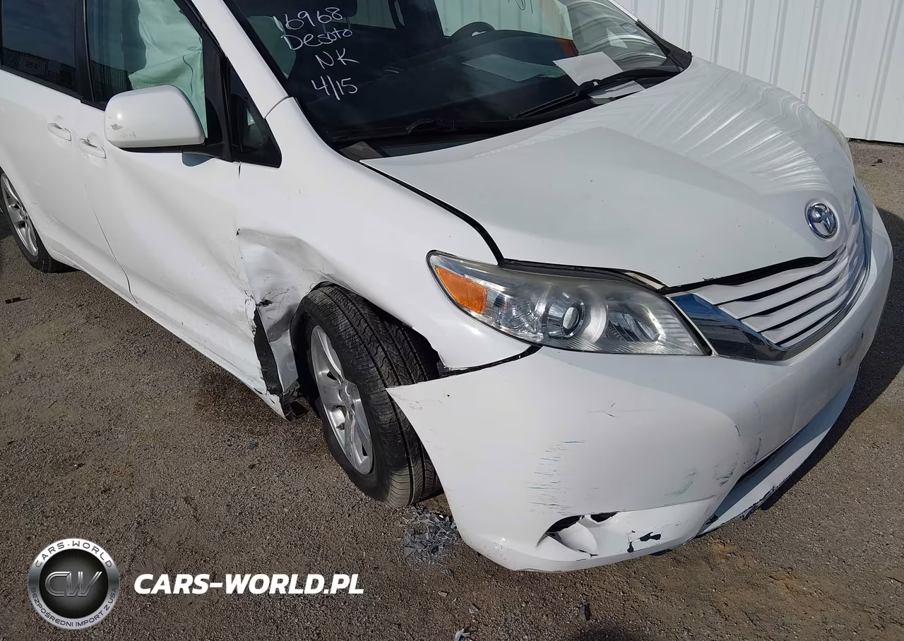 2015 Toyota Sienna Le 8 Passenger VIN:5TDKK3DC8FS577924 - 6