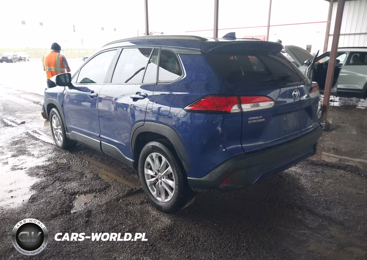 2022 Toyota Corolla Cross Le VIN:7MUCAAAG3NV007109 - 3