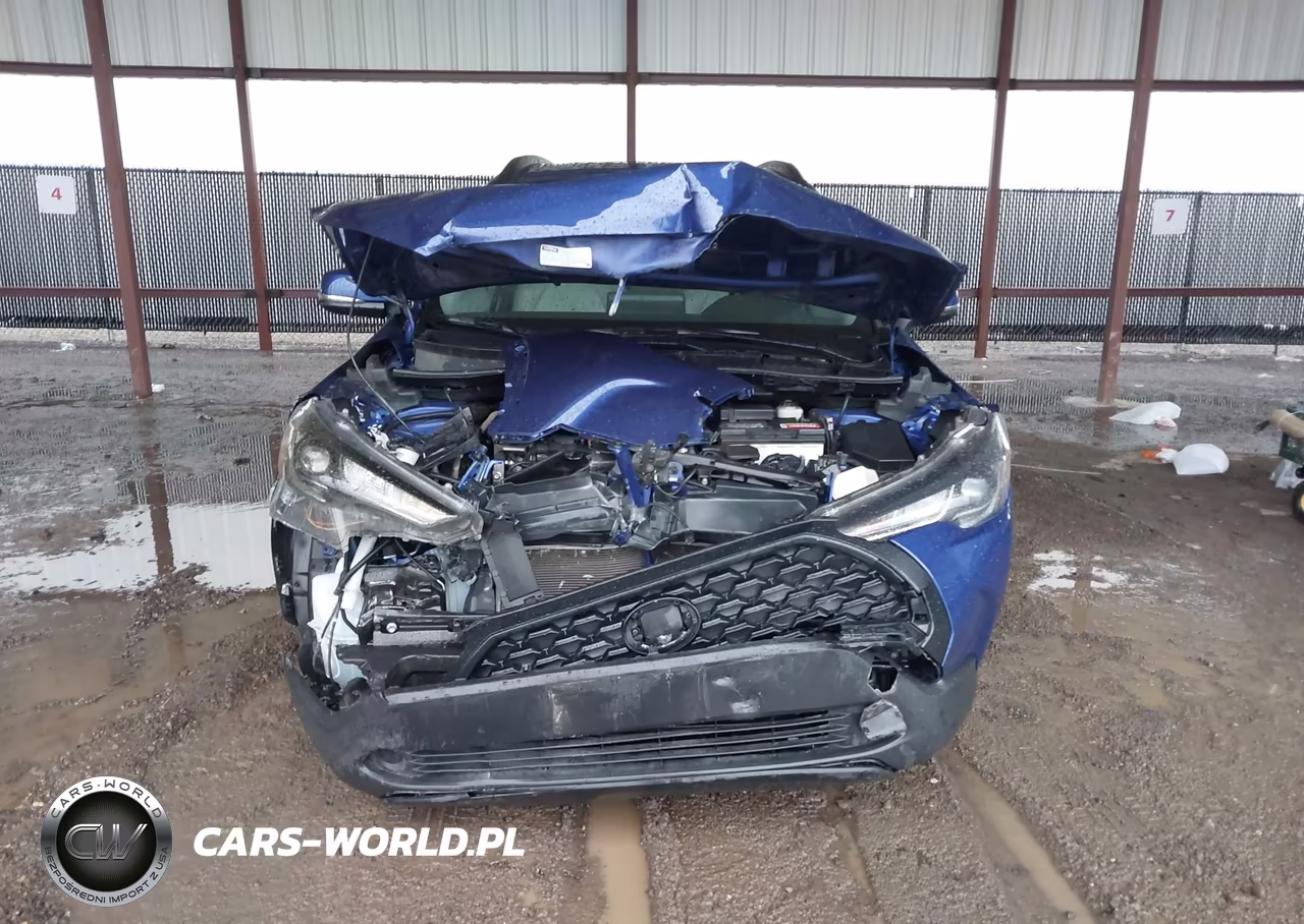 2022 Toyota Corolla Cross Le VIN:7MUCAAAG3NV007109 - 5