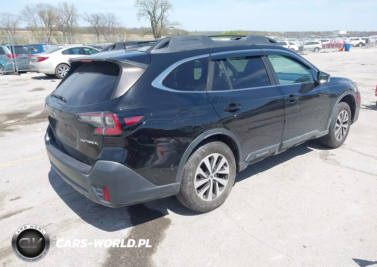 2020 Subaru Outback Premium VIN:4S4BTAEC2L3204645 - 4