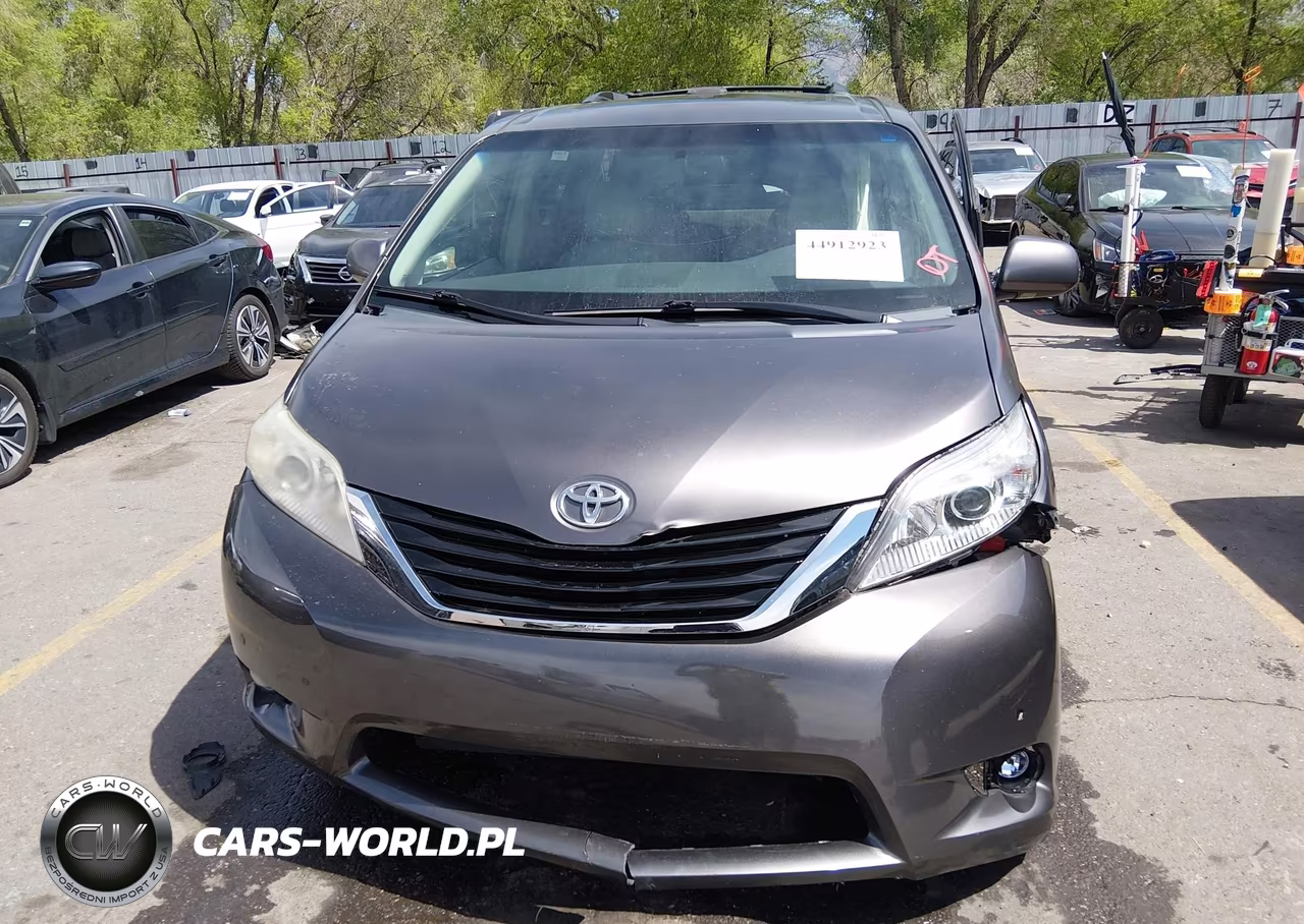2011 Toyota Sienna Limited V6 VIN:5TDYK3DC8BS060949 - 12